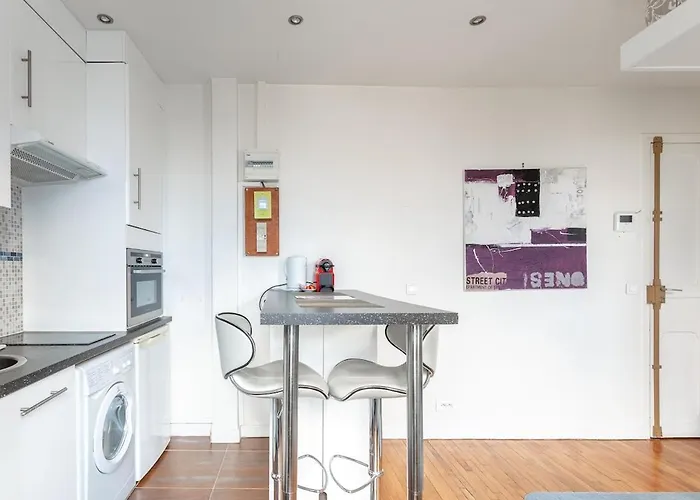 Eiffel Apartment Paris